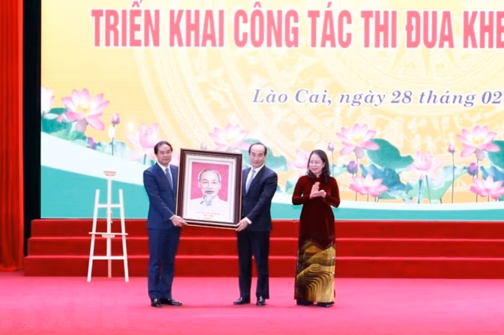 gan phong trao thi dua yeu nuoc voi viec hoc tap va lam theo tu tuong dao duc phong cach ho chi minh hinh 1