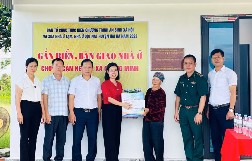 chuyen kinh phi tu quy vaccine phong covid 19 cho phong trao xoa nha tam nha dot nat hinh 1