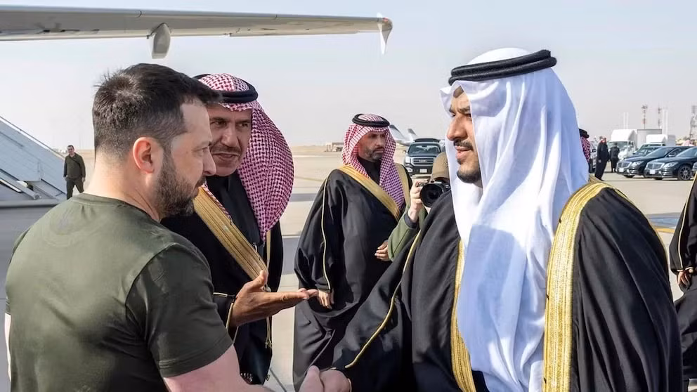 ong zelenskyy toi a rap xe ut de thuc day hoa binh va trao doi tu binh voi nga hinh 1