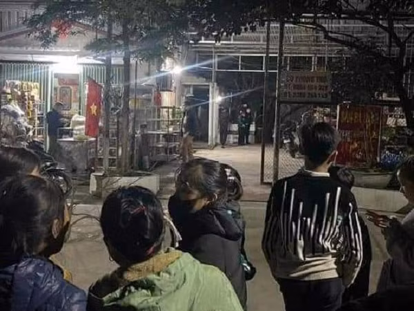 ghen tuong dam tu vong nguoi ngoi an com voi vo cu hinh 1