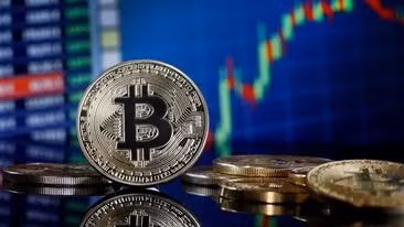 bitcoin vot len moc 60000 usd lan dau ke tu thang 11 2021 hinh 1