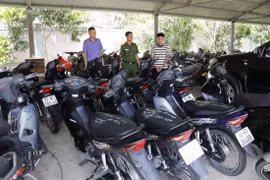 Triệt phá đường dây trộm cắp xe máy, mô tô xuyên quốc gia
