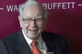 Warren Buffett 94 tuổi vẫn chưa chịu nghỉ hưu: “Tôi không ngồi nhà xem phim dài tập đâu”