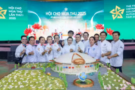 Kỷ lục tại Hội chợ Mùa Thu 2025: Mô hình bằng xôi hơn 500kg