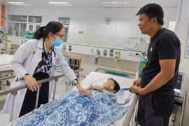 Tai nạn kinh hoàng trên cao tốc, 41 người thương vong: Giây phút nghẹt thở cứu bé trai kẹt dưới ghế