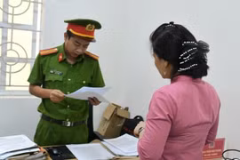 Bắt tạm giam 'bảo mẫu' ném bé trai 14 tháng tuổi gây ‎chấn thương sọ não