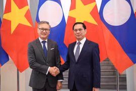 Phó Thủ tướng Chính phủ Bùi Thanh Sơn hội đàm với Bộ trưởng Ngoại giao Lào