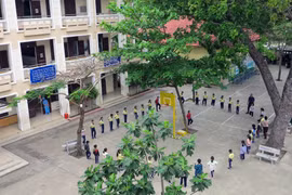 Nguy cơ ngập lụt tăng cao, nhiều trường học tại Khánh Hòa cho học sinh tạm dừng đến lớp