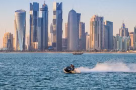 Cuộc tấn công bất ngờ của Israel vào Qatar khiến giá dầu tăng vọt