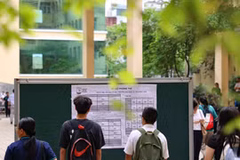 Nghe lời đồn 'học muộn vẫn đỗ chuyên', phụ huynh nhẹ dạ ảo tưởng tin theo
