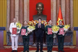 Bốn sĩ quan cấp cao Quân đội và Công an được thăng quân hàm, cấp bậc hàm Thượng tướng