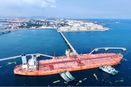 Trung Quốc tăng tốc tích trữ dầu thô
