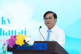 Báo Thanh Niên trao giải cuộc thi Sống đẹp lần V
