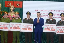 Bắc Ninh thưởng nóng lực lượng triệt phá nhóm lừa đảo xuyên biên giới với 13.000 bị hại