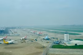 Hơn 1.000 một nghìn lượt chuyến bay cất/hạ cánh tại sân bay Tân Sơn Nhất