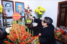 Thủ tướng Phạm Minh Chính dâng hương cố Thủ tướng Phạm Văn Đồng