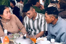 Gia Lai: Bữa cơm đoàn viên đặc biệt và ước mong ngày đoàn tụ