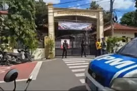 Nổ lớn tại nhà thờ Hồi giáo ở Jakarta, hơn 50 người bị thương