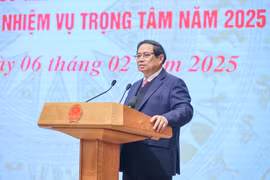 Trong năm 2025, 100% các sân bay, bến cảng, cửa khẩu ứng dụng công nghệ sinh trắc, nền tảng VneID