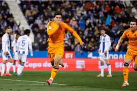 Real Madrid vào bán kết Cúp Nhà vua sau cuộc rượt đuổi tỷ số ngoạn mục