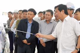 Quyết tâm về đích đúng hạn: Dự án cao tốc Vũng Áng - Bùng tăng tốc thi công