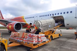 Vietjet cùng đồng bào vượt qua bão lũ, lan tỏa yêu thương