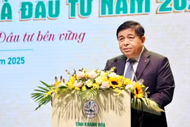 Doanh nghiệp, nhà đầu tư tại Khánh Hòa phải thật sự trở thành những chiến sỹ trên mặt trận kinh tế