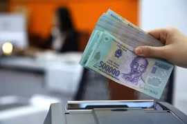 Bộ Nội vụ yêu cầu chấn chỉnh chế độ lương, thưởng sau sắp xếp tổ chức