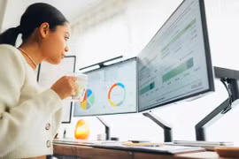 Những thách thức khi áp dụng AI vào báo chí qua câu chuyện của Financial Times