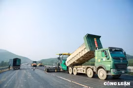 Thi công xuyên Tết để thông xe cao tốc Bắc - Nam qua Hà Tĩnh dịp 30/4