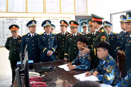 Đoàn công tác Bộ Quốc phòng kiểm tra, chúc Tết Tiểu đoàn 62