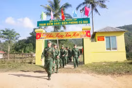 Người lính mang quân hàm xanh đang lặng lẽ đón tết xa nhà