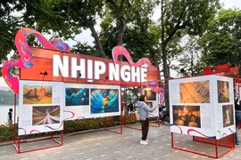 Phố đi bộ hồ Hoàn Kiếm sẵn sàng cho 'Ngày hội Việt Nam hạnh phúc'