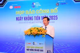 Thanh toán không dùng tiền mặt thúc đẩy kinh tế số