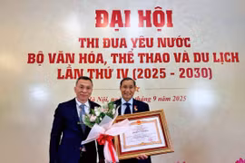 Điểm tin thể thao 25/9: Trao tặng danh hiệu Anh hùng Lao động cho HLV Mai Đức Chung, Thép xanh Nam Định ra quân tại Cúp C1 Đông Nam Á