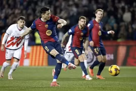 Ngôi đầu La Liga đổi chủ