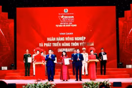 Agribank được vinh danh tại Chương trình “Vinh Quang Việt Nam” 2025: Khẳng định vị thế trụ cột trong sự nghiệp phát triển “Tam nông”