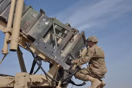 Mỹ phóng loạt Patriot kỷ lục để bảo vệ căn cứ Al Udeid khỏi tên lửa Iran
