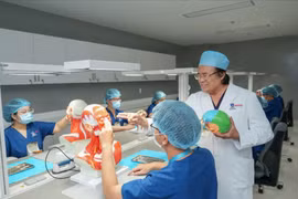 Đại học Y khoa Phạm Ngọc Thạch thu học phí tới 230 triệu/năm, cảnh báo cấm thi nếu nộp trễ