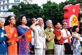Bài 2: Phát triển kinh tế gắn với ổn định xã hội- Nền tảng của niềm tin