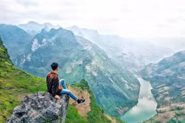 Hà Giang: 'Mỏm đá tử thần' tạm dừng đón khách để cải tạo đảm bảo an toàn