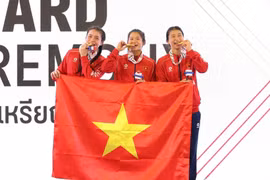 Điểm tin thể thao 18/12: Các đô vật nữ đoạt 4 HCV, futsal nữ đè bẹp Indonesia ở chung kết, chờ chiến thắng của U22 Việt Nam