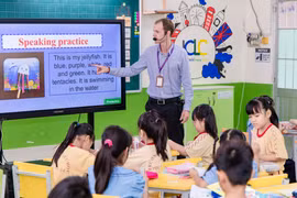 Quy định mới về mức thu, sử dụng, quản lý học phí dạy và học bằng tiếng nước ngoài