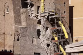 Sập tháp cổ Rome, một công nhân thiệt mạng