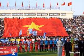 Chảo lửa Thiên Trường rực cháy trong trận Siêu Cúp Quốc gia 2024/25