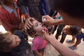 UNICEF: Israel chặn hơn 1 triệu ống tiêm cho chương trình tiêm chủng trẻ em ở Gaza