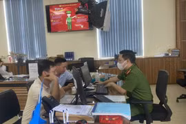 Người dân chỉ cung cấp bản sao GCN và CCCD không cần công chứng khi làm xác thực thông tin chủ sử dụng đất ở, nhà ở