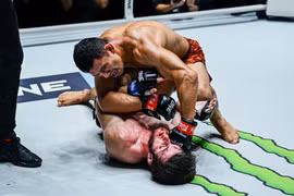 Võ sĩ Akbar Abdullaev bảo vệ thành công ngôi vô địch hạng lông ONE Championship