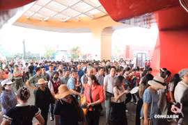 Đông đảo người dân đổ về Triển lãm thành tựu Đất nước trong ngày bế mạc