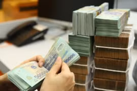 Chi lương, thưởng trên 5 triệu đồng bằng tiền mặt sẽ không được khấu trừ thuế: Bộ Tài chính nói gì?